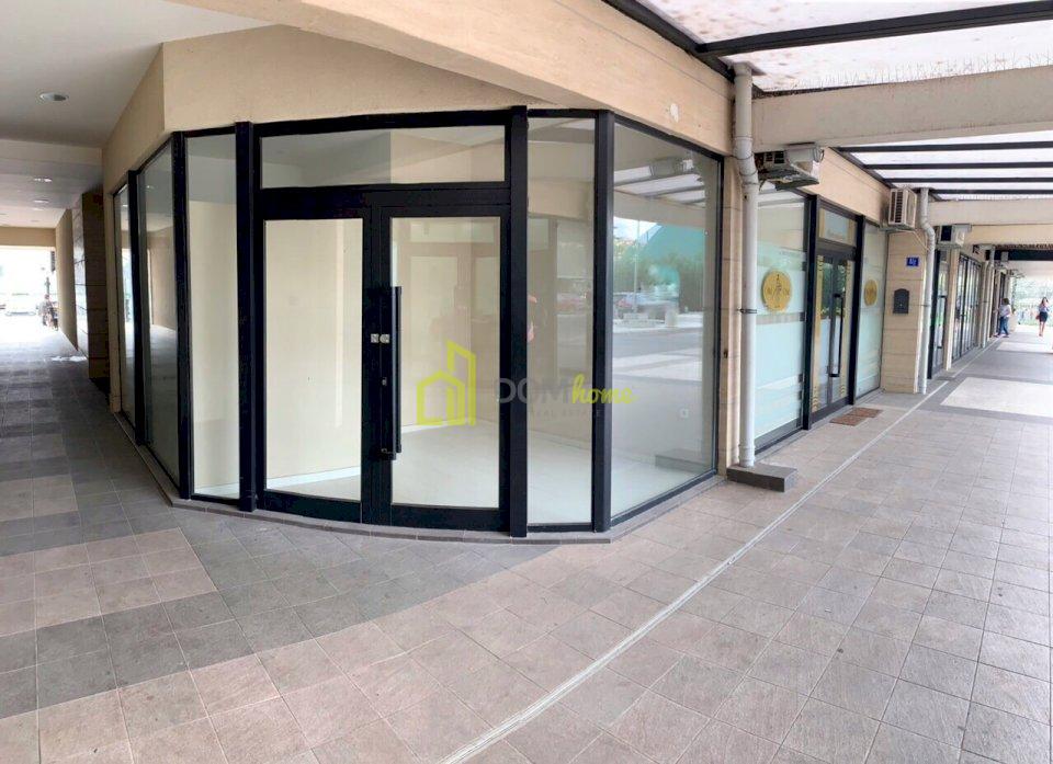 Poslovni prostor 17m2, Momišići